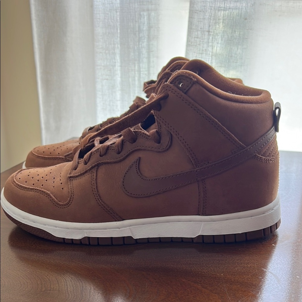 Nike Dunk High Premium Women's